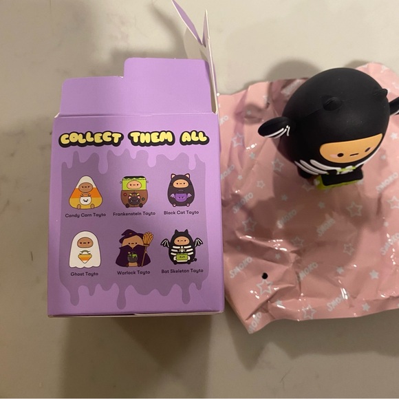 NWT Smoko Tayto Trick or Treat Blind Box, Bat Skeleton - Picture 3 of 7